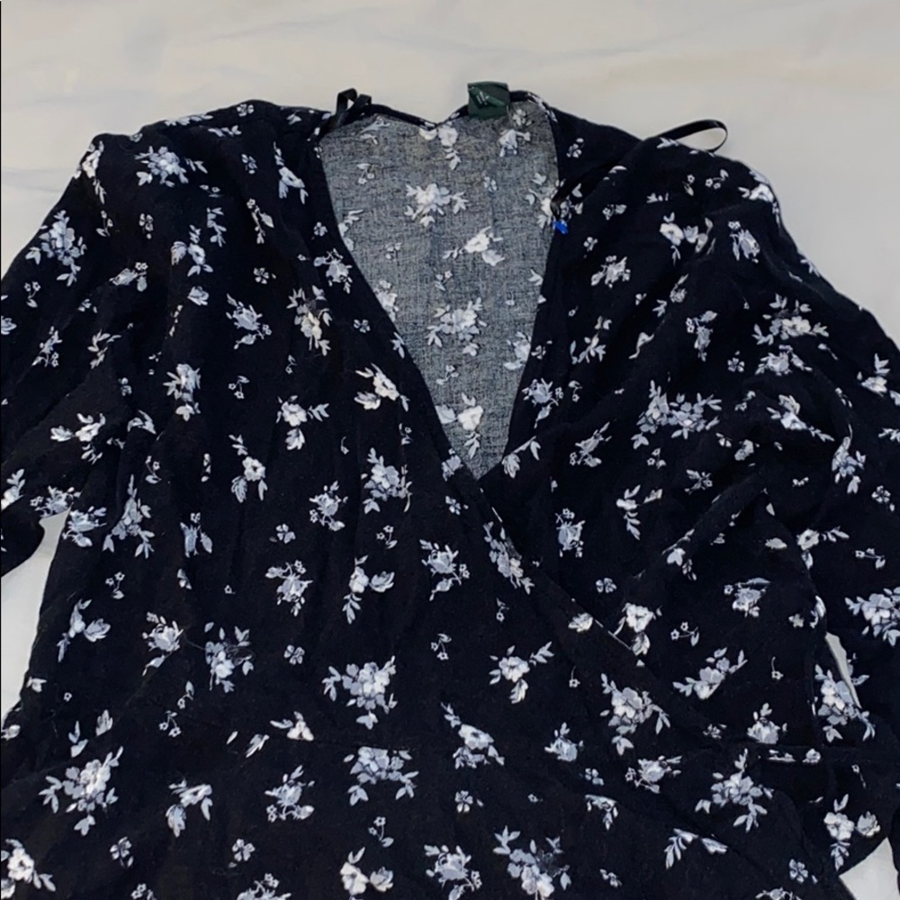 Floral tie wild fable top